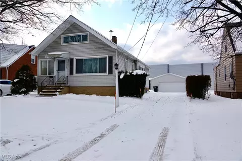 1526 Parker Dr, Mayfield Heights, OH 44124