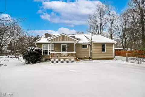 1103 Crestline Dr, Akron, OH 44312