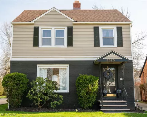 3670 Silsby Rd, University Heights, OH 44118