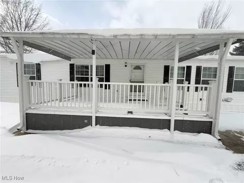 1560 Birdie Ln, Painesville, OH 44077