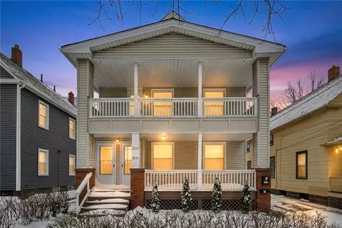 2033 Robin St, Lakewood, OH 44107