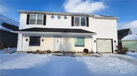 858 Marcie Dr, Cleveland, OH 44109