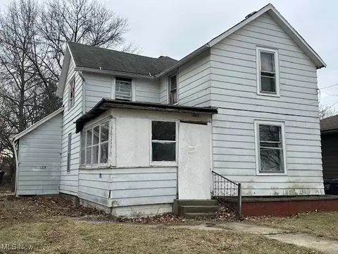 1323 W Elm St, Lima, OH 45805