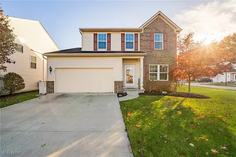 121 Slippery Rock Ln, Berea, OH 44017