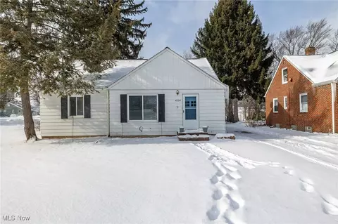 4354 W 215th St, Fairview Park, OH 44126