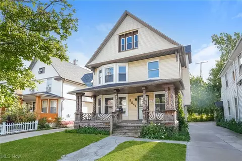 2091 W 100th St, Cleveland, OH 44102
