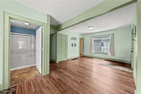 1368 Vane Ave, Akron, OH 44310 photo 5