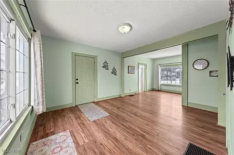 1368 Vane Ave, Akron, OH 44310 photo 4