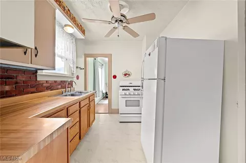 1368 Vane Ave, Akron, OH 44310 photo 14