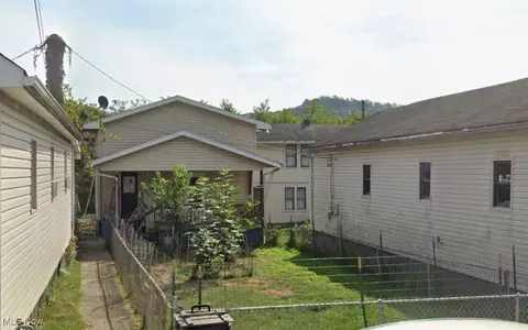 811 Park St, Martins Ferry, OH 43935