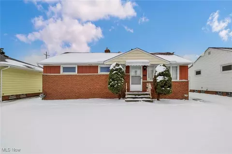 3323 Dellwood Dr, Parma, OH 44134