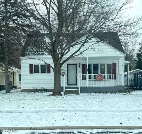 3774 Argonne St, Mogadore, OH 44260