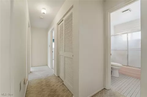 Entry Way - 8096 Munson Rd, Mentor, OH 44060 photo 2 of 2