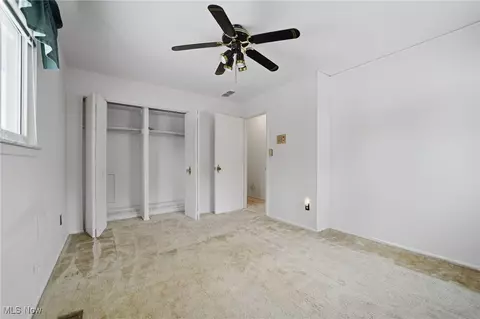 Bedroom - 8096 Munson Rd, Mentor, OH 44060 photo 2 of 8