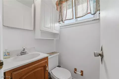 Bath - 8096 Munson Rd, Mentor, OH 44060 photo 1 of 2