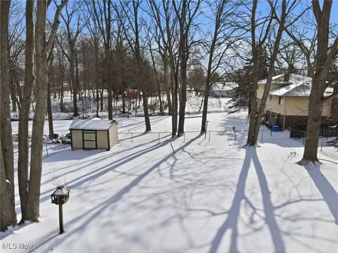 Exterior - 8096 Munson Rd, Mentor, OH 44060 photo 2 of 3