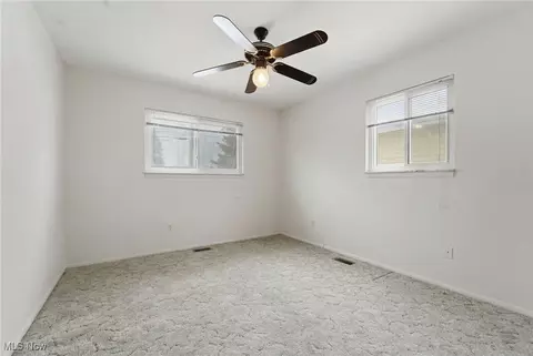 Bedroom - 8096 Munson Rd, Mentor, OH 44060 photo 7 of 8