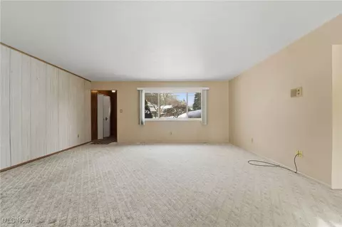 Living - 8096 Munson Rd, Mentor, OH 44060 photo 1 of 4