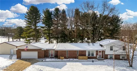 570 E Turkeyfoot Lake Rd, Akron, OH 44319