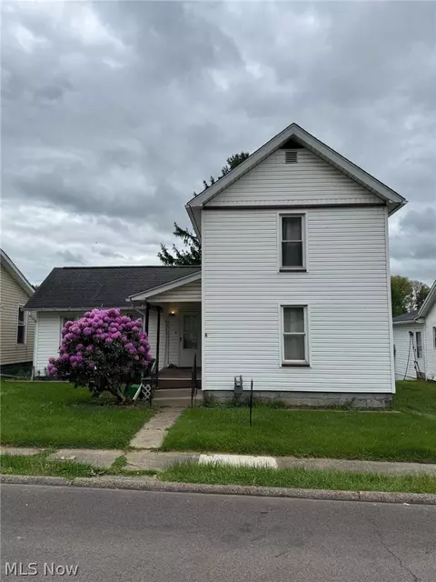 1627 Hay Ave, Coshocton, OH 43812