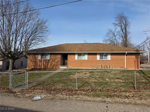 1307 Cobo Ln, Cambridge, OH 43725