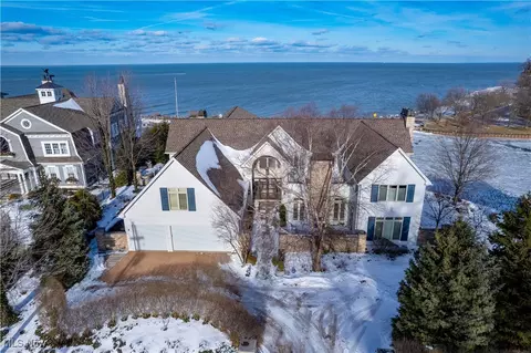 19486 Frazier Dr, Rocky River, OH 44116