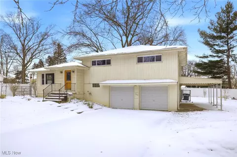 3856 Northview Dr, Stow, OH 44224