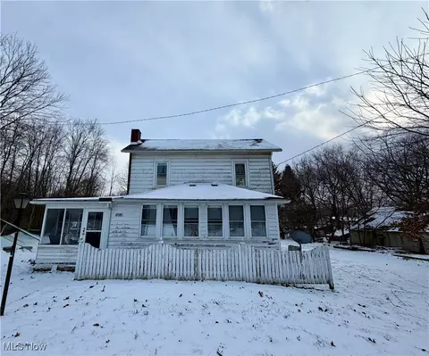 47085 Oak St, New Waterford, OH 44445
