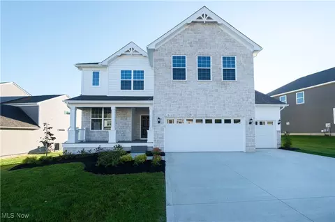 3829 Jacobs Ln, Uniontown, OH 44685