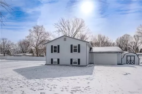 5648 Hill Run Cir NW, Massillon, OH 44646