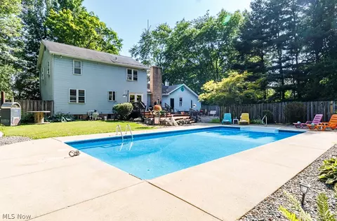 840 Carriage Hill Dr, Salem, OH 44460