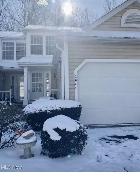 2944 Heatherwood Ct, Stow, OH 44224