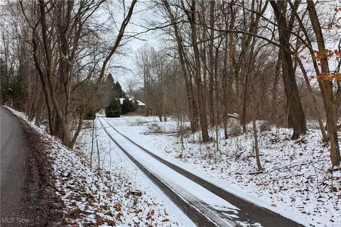 8026 Lee Rd, Malvern, OH 44644
