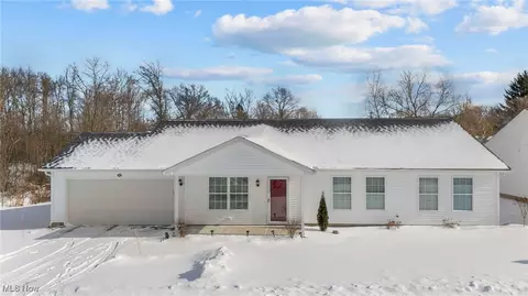 385 Nantucket Dr, Geneva, OH 44041