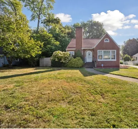 823 Homewood Dr, Painesville, OH 44077