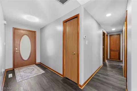 Entry Way - 348 Pemberton Dr, Elyria, OH 44035 photo 1 of 2