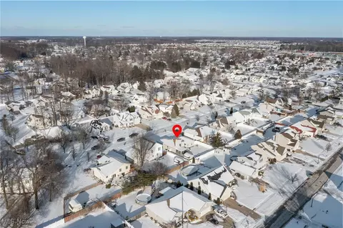 View/Area - 348 Pemberton Dr, Elyria, OH 44035 photo 3 of 8