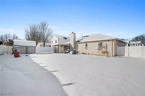 Exterior - 348 Pemberton Dr, Elyria, OH 44035 photo 2 of 7