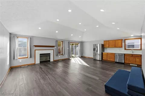 Living - 348 Pemberton Dr, Elyria, OH 44035 photo 4 of 4