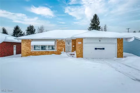 23637 Shurmer Dr, Warrensville Heights, OH 44128