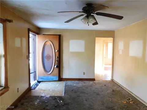 Living - 352 S Ridge Rd E, Conneaut, OH 44030 photo 2 of 2