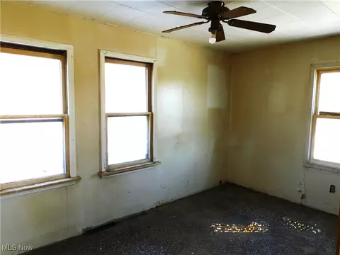 Bedroom - 352 S Ridge Rd E, Conneaut, OH 44030 photo 3 of 4