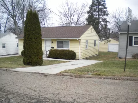 611 Franklin Ave, Barberton, OH 44203