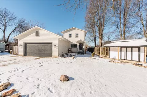 9852 Colfax Dr, Columbia Station, OH 44028