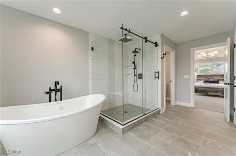 Bath - 588 Magnolia Ct, Mayfield, OH 44143 photo 4 of 6