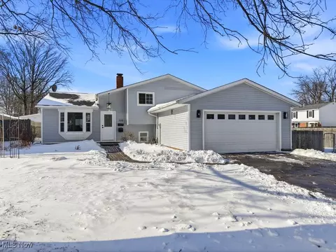 310 Saint Lawrence Blvd, Eastlake, OH 44095