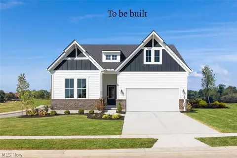 827 Colesbourne Cir, Uniontown, OH 44685