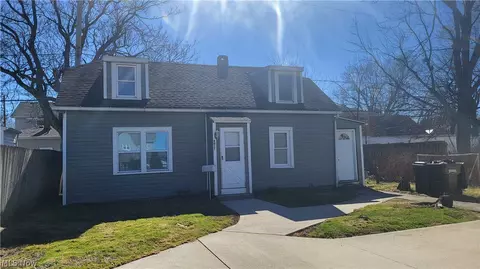 4011 Liggett Dr, Parma, OH 44134