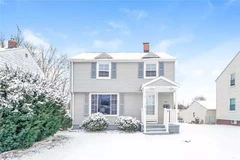 897 Davies Ave, Akron, OH 44306