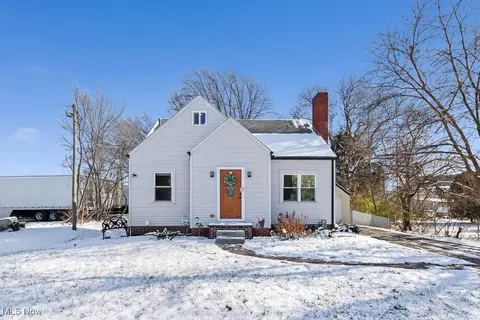 4722 Navarre Rd SW, Canton, OH 44706